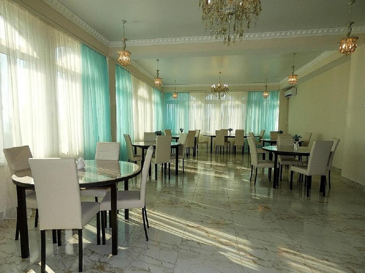 Отель Адунеи Сухум Ngoại thất bức ảnh